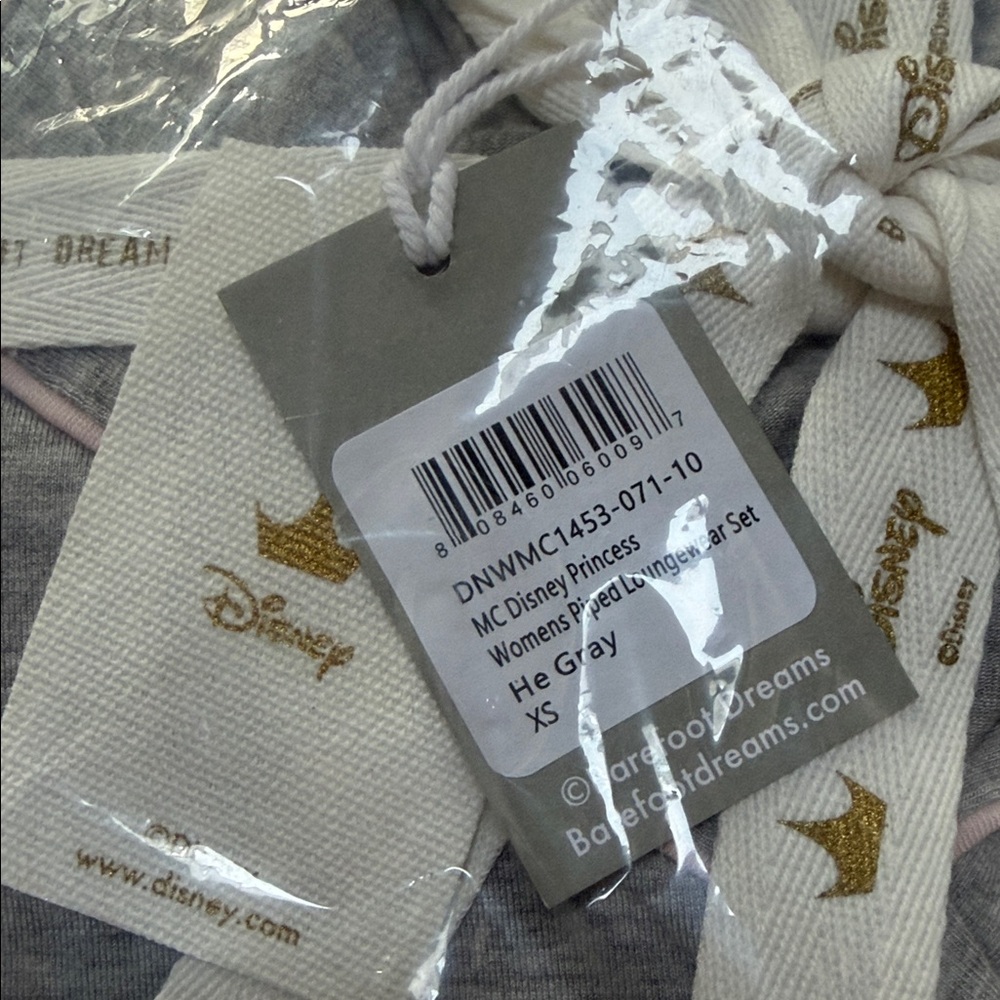 NWT BAREFOOT DREAMS MALIBU COLLECTION DISNEY PRINCESS WOMEN'S PIPED PJ SET-GRAY - Picture 5 of 7